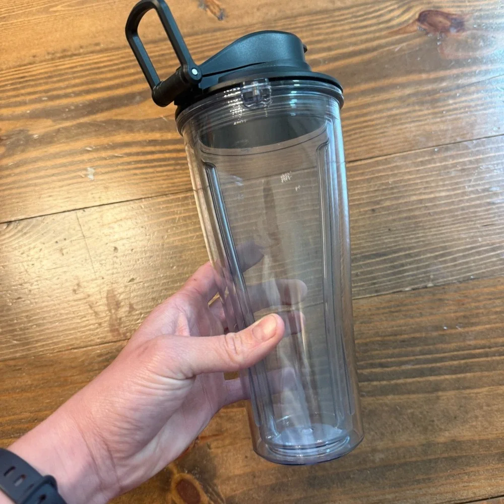 Vitamix 20 Oz Cup Flip-Top Lid Travel To-Go Container Smoothie Personal Tumbler